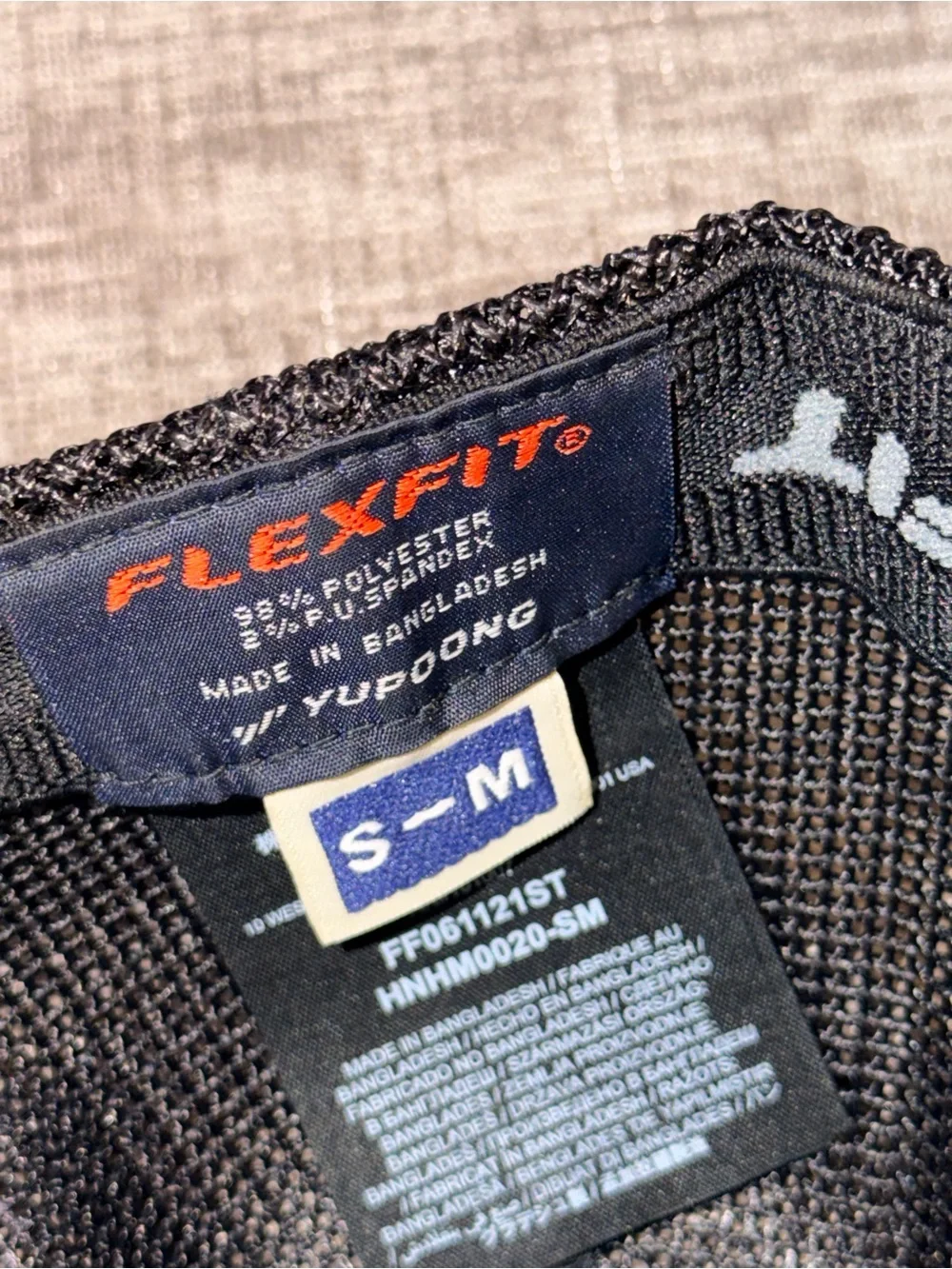 Hurley Flexfit Trucker Hat Black S/M Stretch Mesh Baseball Cap Surf Skate